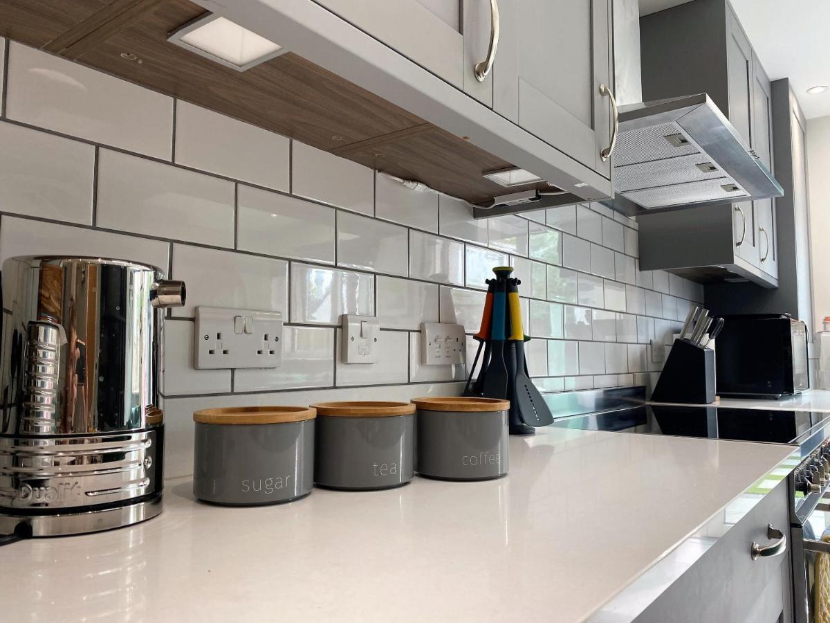 Superb Townhouse Near Vibrant Gloucester Road Bristol Luaran gambar