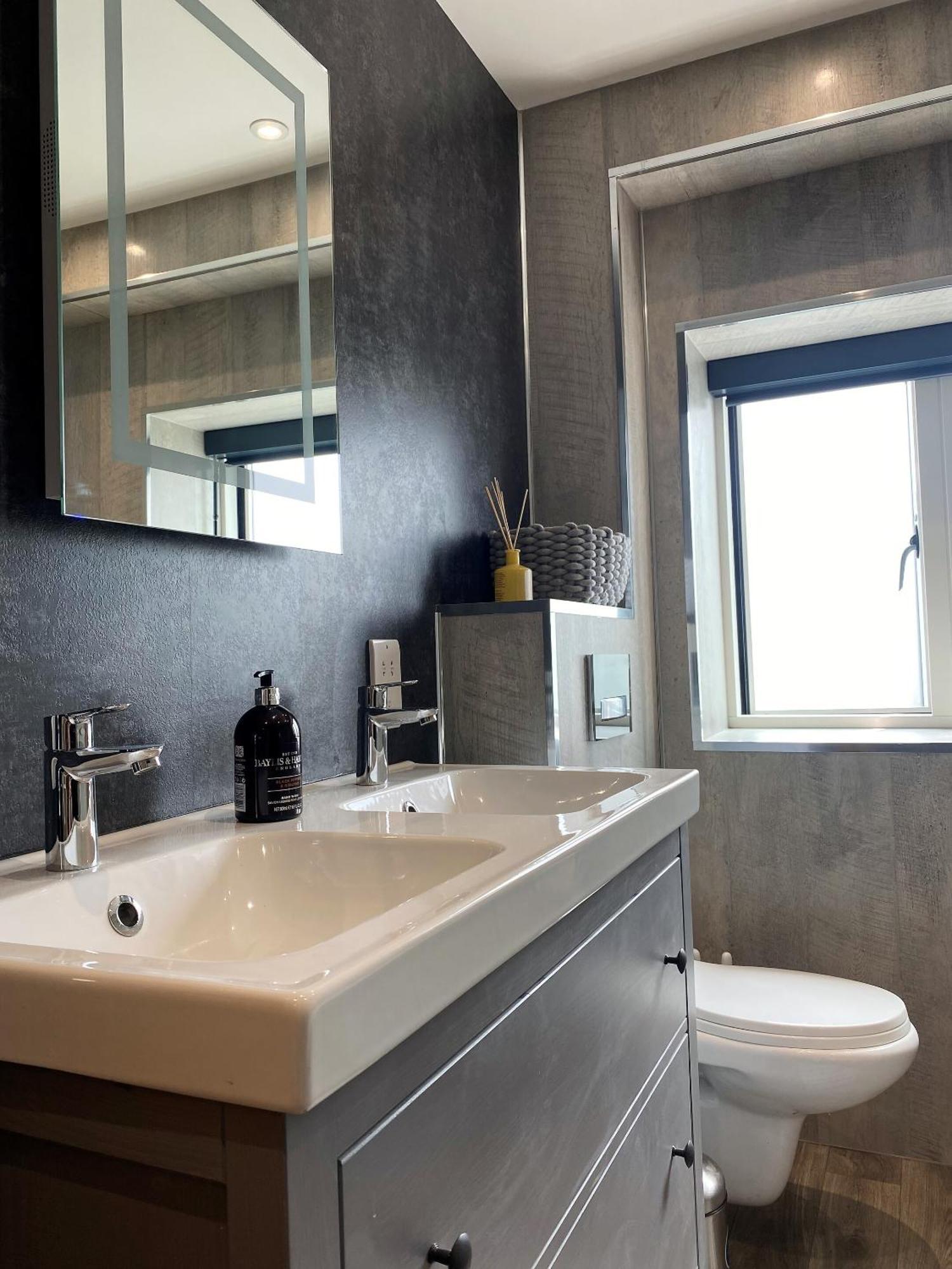 Superb Townhouse Near Vibrant Gloucester Road Bristol Luaran gambar