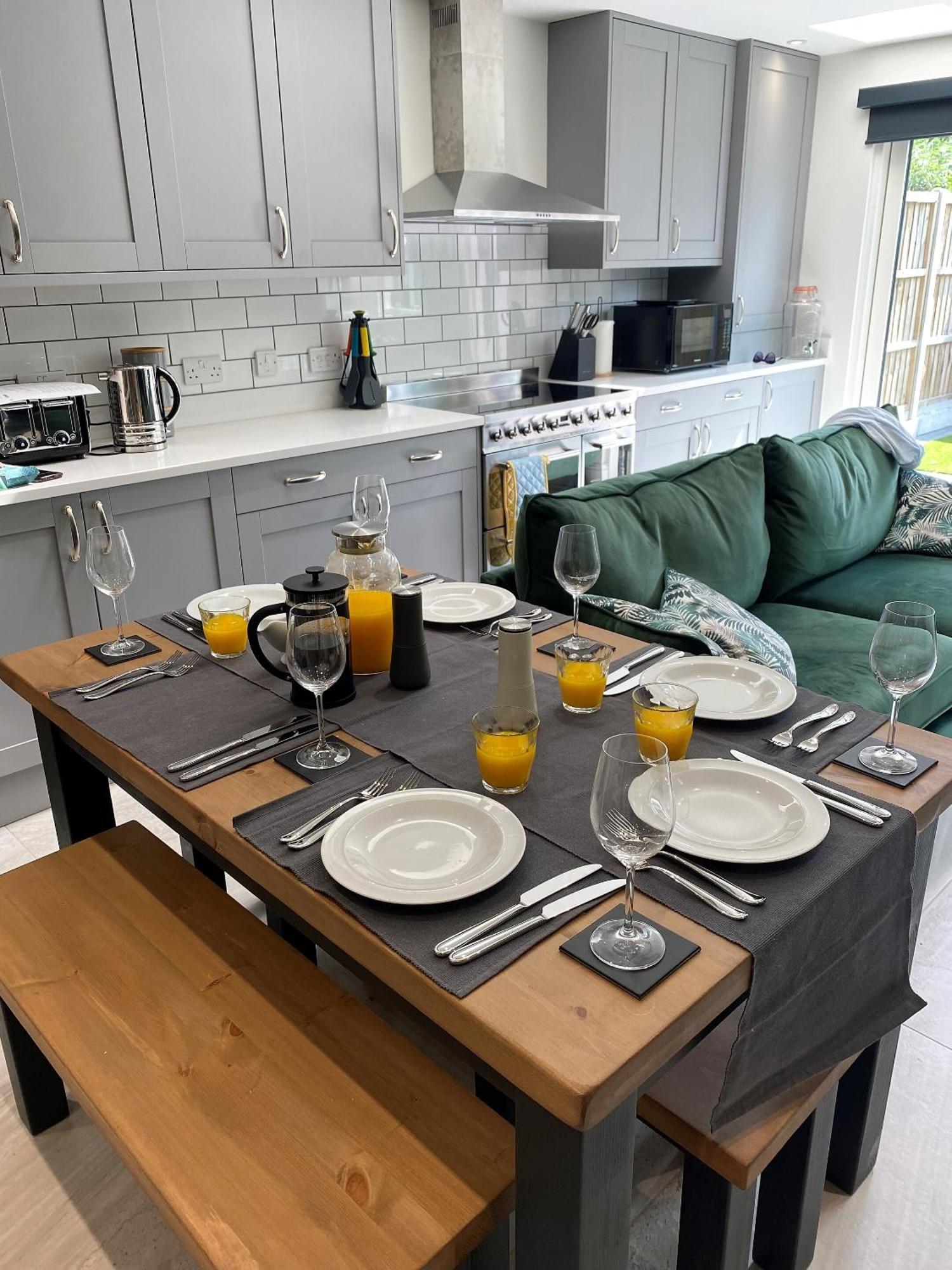 Superb Townhouse Near Vibrant Gloucester Road Bristol Luaran gambar
