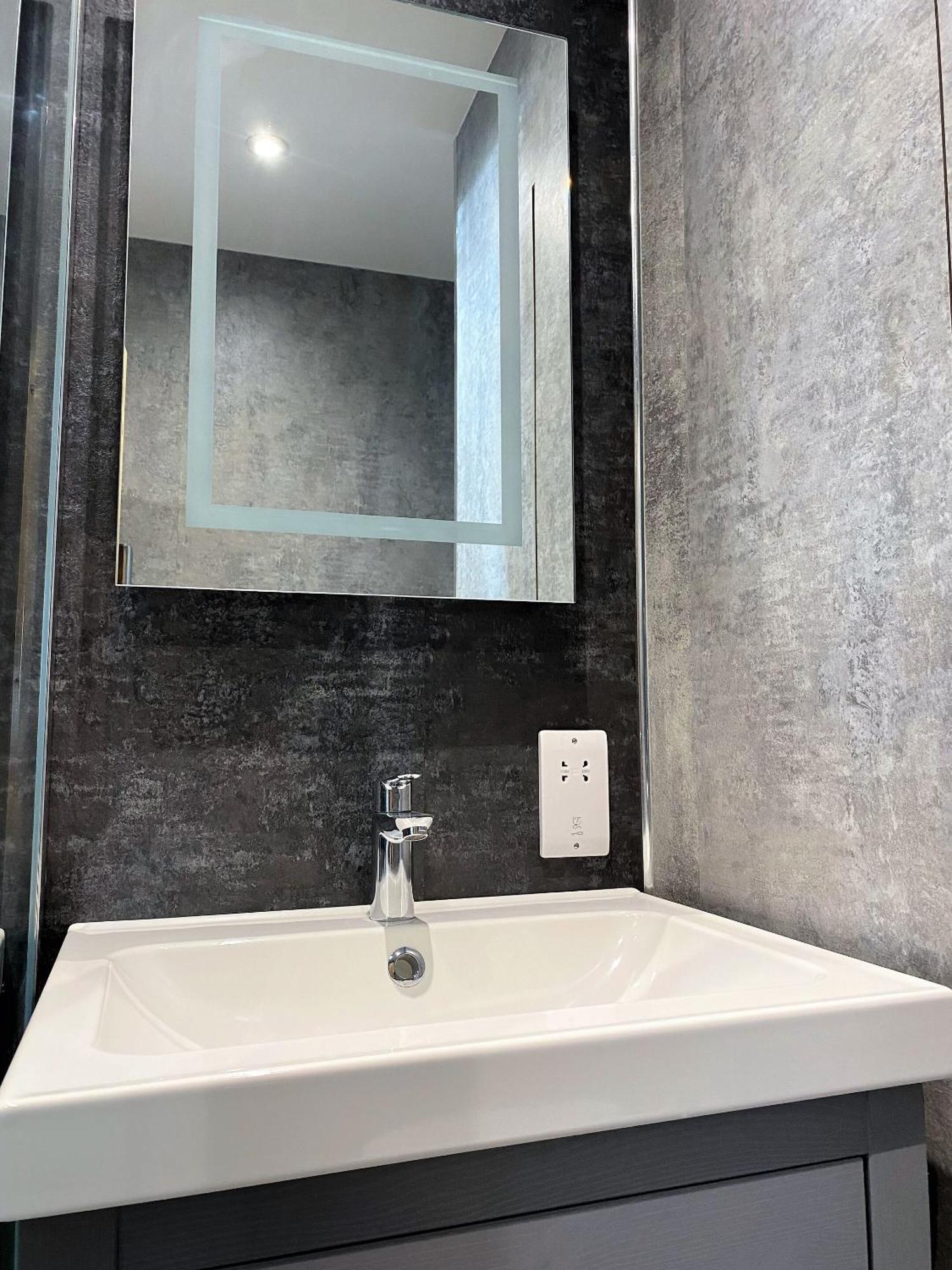 Superb Townhouse Near Vibrant Gloucester Road Bristol Luaran gambar